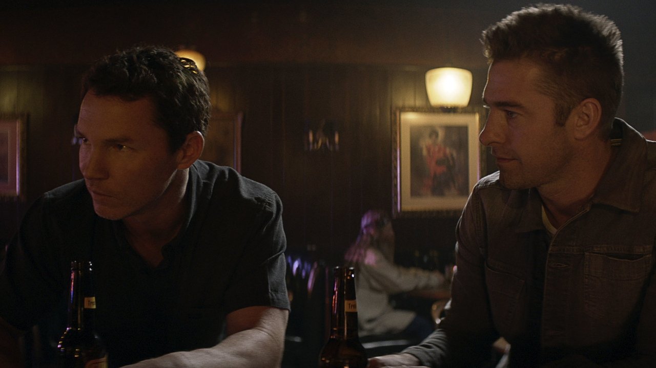 Animal Kingdom - Season 2 Episode 1 : Eat What You Kill
