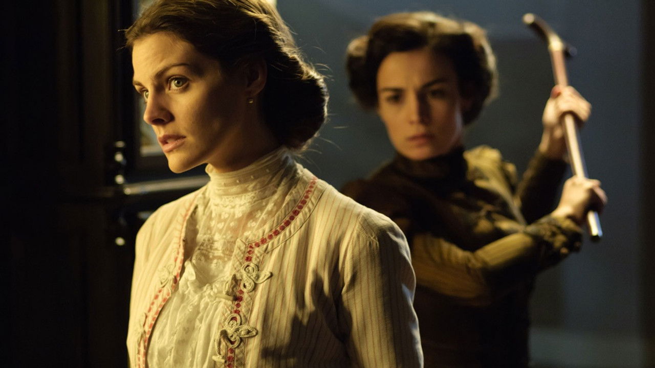 Grand Hôtel — La main au collet