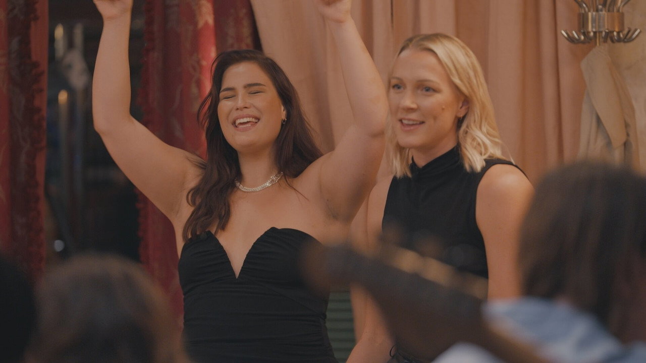 Sarah Sjöström, Sigrid Raabe och Molly Hammar bakgrundsbild