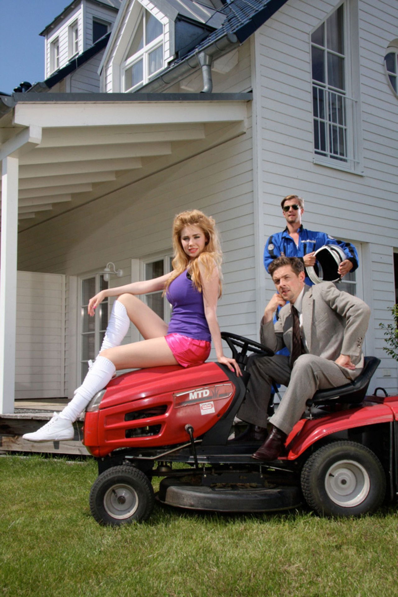 MTV Shtëpia backdrop