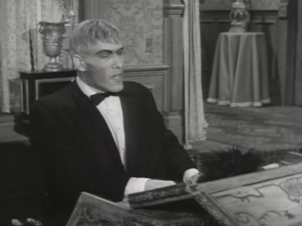 The Addams Family - Season 1 Episode 25 : Lurch and His Harpsichord