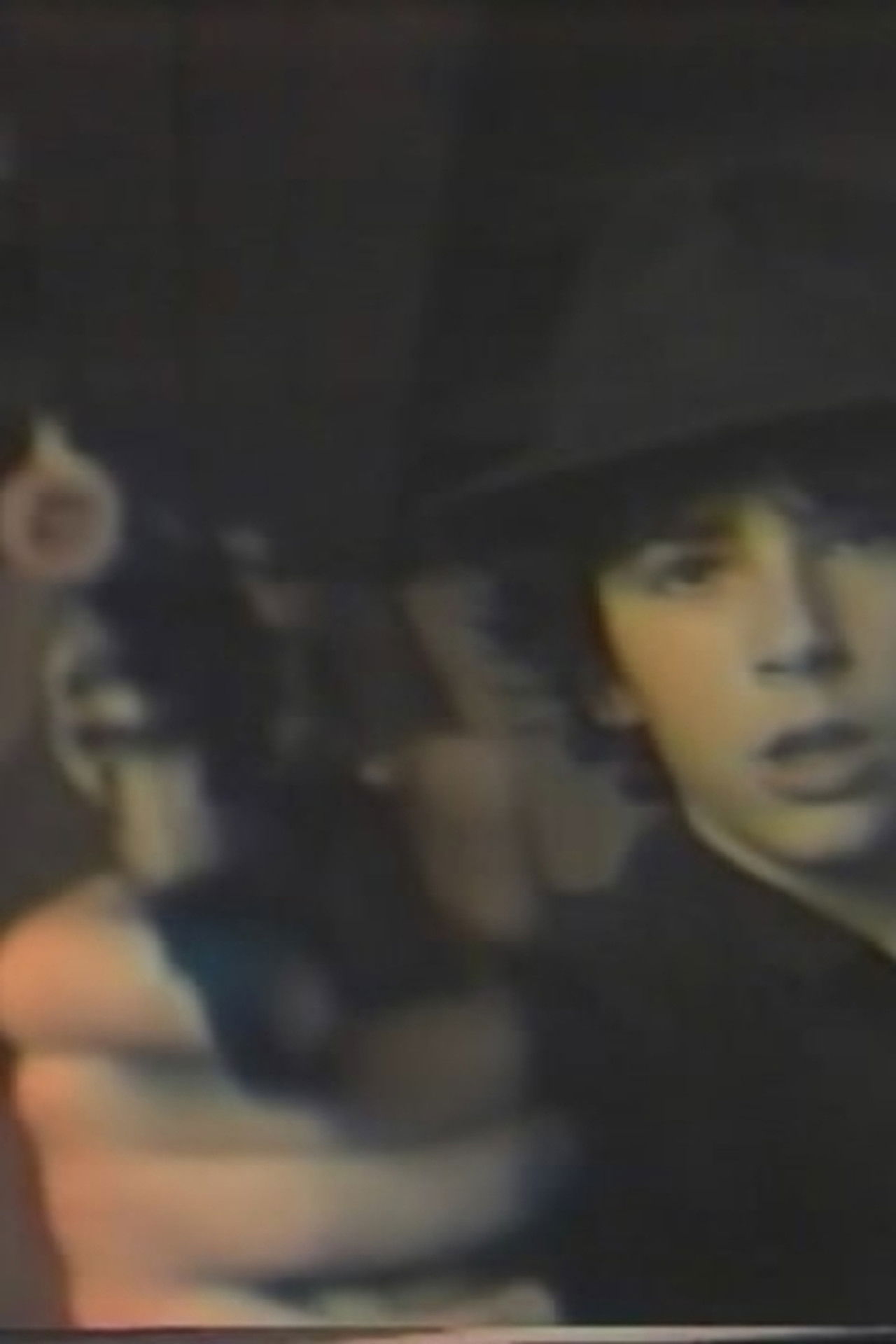 Qui es tu Johnny Mac? Backdrop