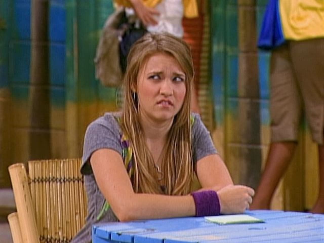 Hannah Montana - Season 3 Episode 11 : Knock Knock Knockin' On Jackson's Head