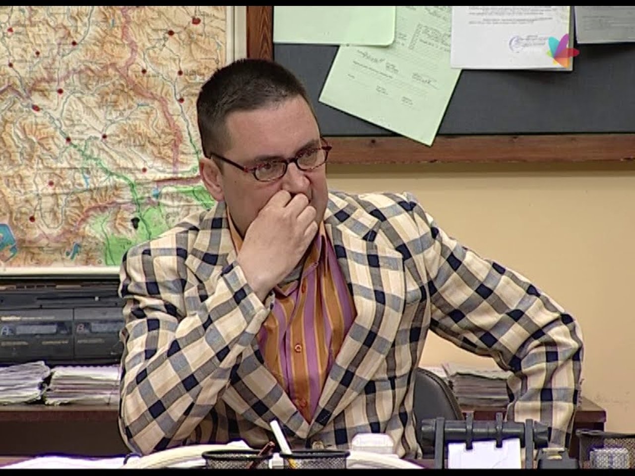 Government Job - Season 3 Episode 155 : 556 Pink Panter