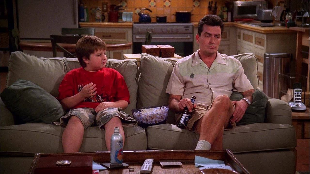 Two and a Half Men - Season 3 Episode 3 : Carpet Burns and a Bite Mark