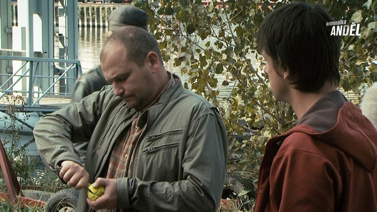 Kriminálka Anděl - Season 1 Episode 11 : Manželský kosočtverec