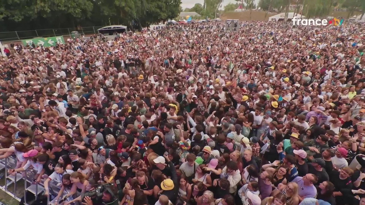 BEN plg en concert au Main Square Festival 2025 Backdrop