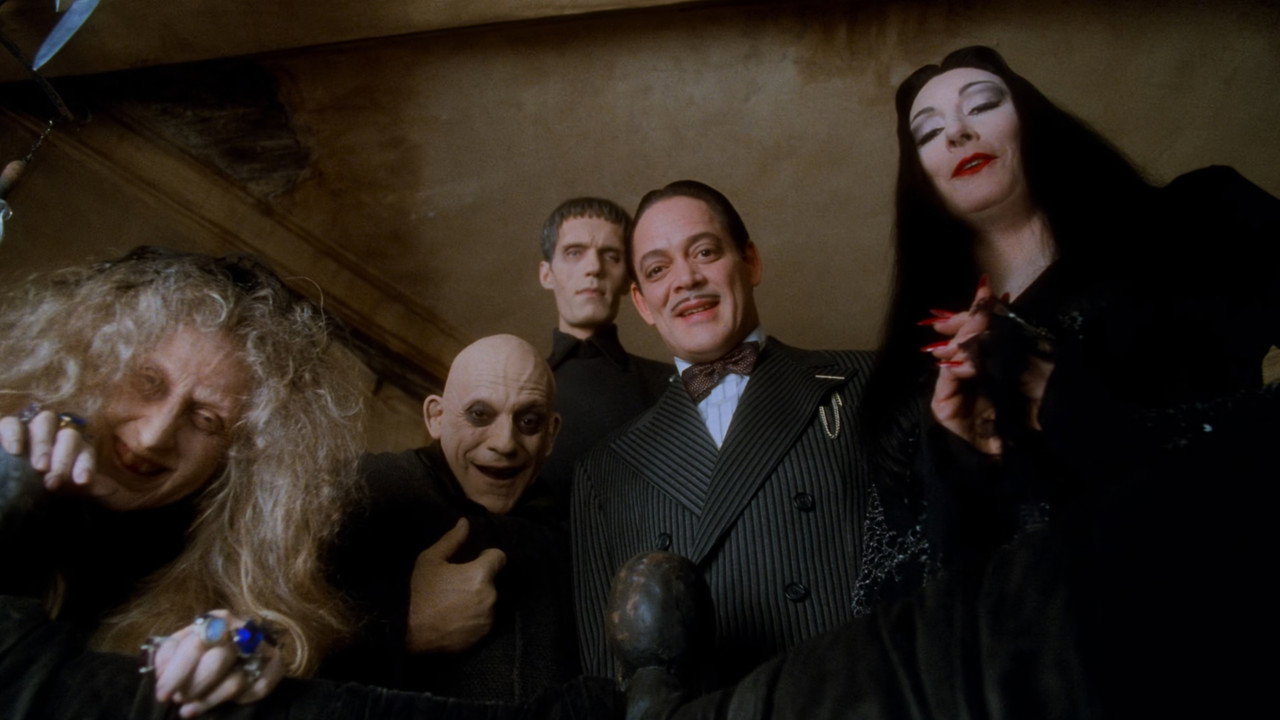 Addams Family Values background 71