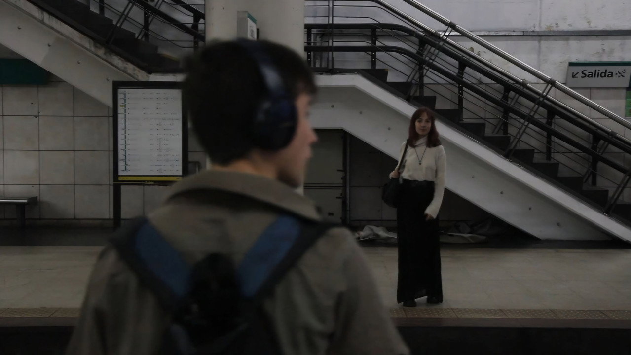 Andén still 7