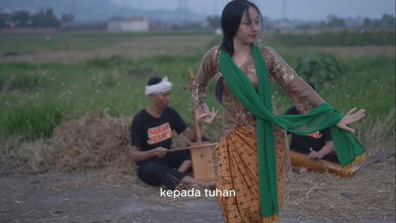 Sekar Wanci still 3
