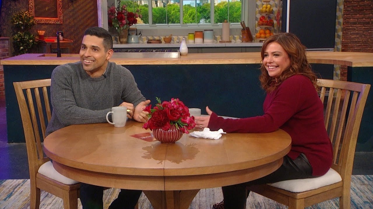 Rachael Ray - Season 14 Episode 51 : Wilmer Valderrama Plays '2 Truths & a Lie'