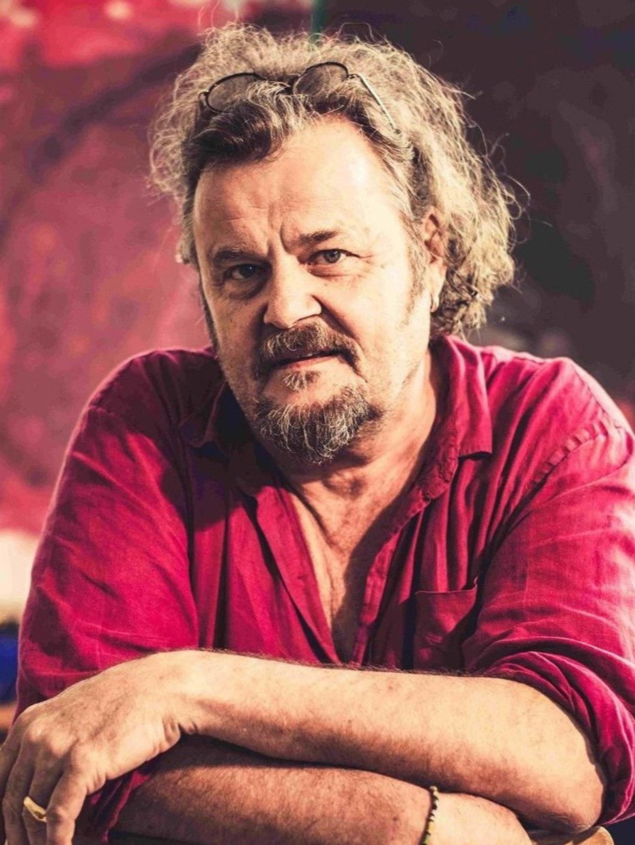 Kosmos Büne Huber - Ein Leben voller Bilder, Songs und Menschen Backdrop