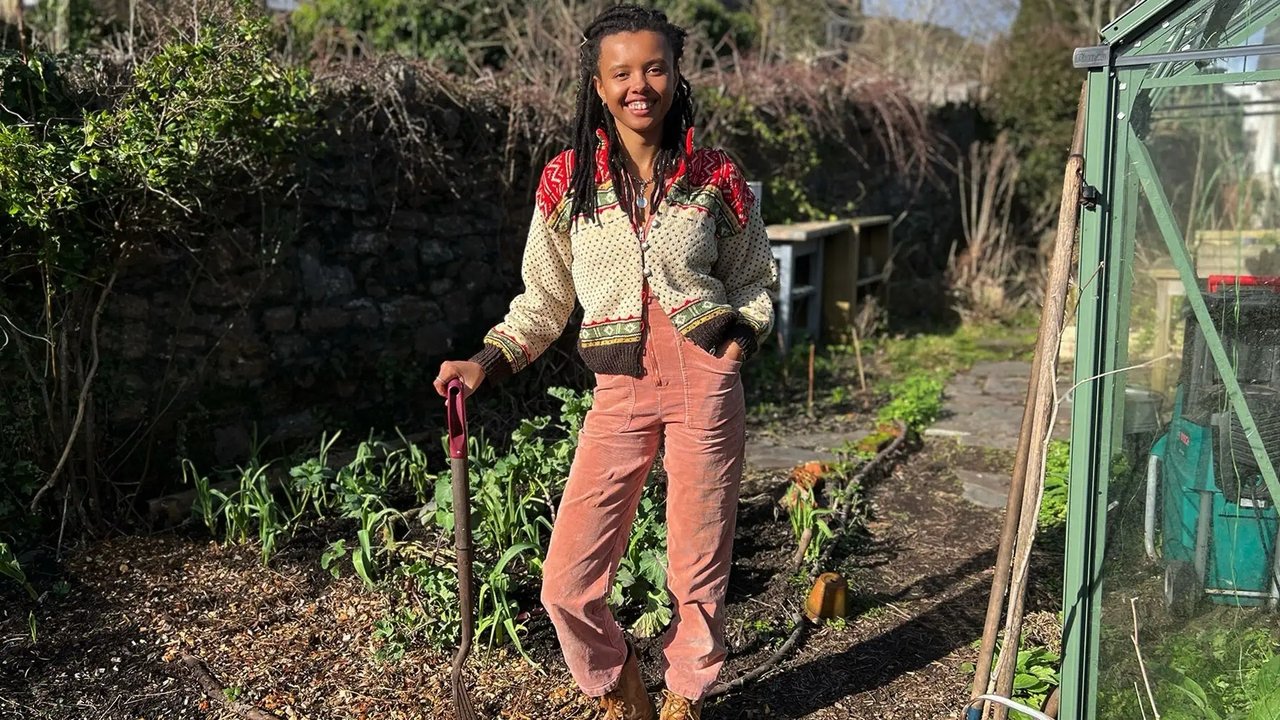 Alan Titchmarsh's Gardening Club - Season 2 Episode 3 : Episode 3