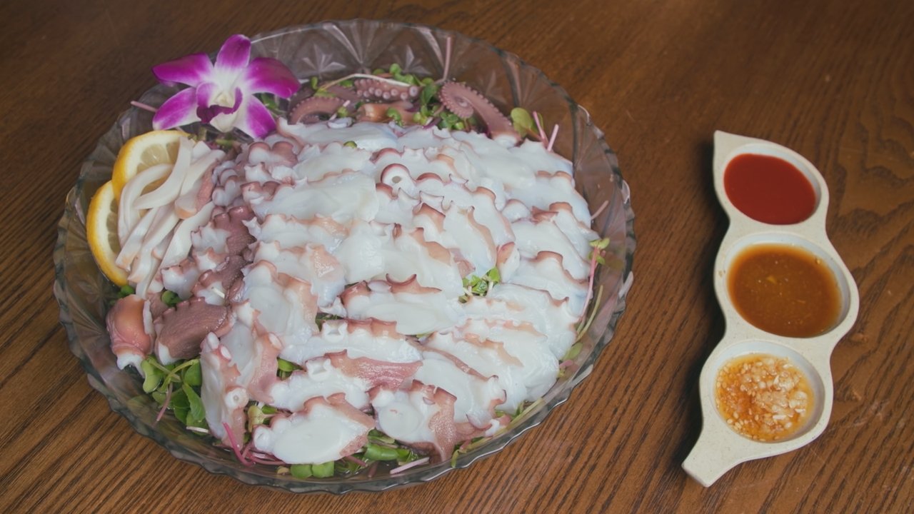 Chef's Go-To - Season 1 Episode 13 : Auntie's Magical Touch: Dishes to Pair with Drinks