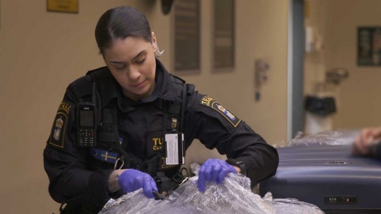 Border Control: Sweden - Season 3 Episode 5 : Olivia Suspects Contraband
