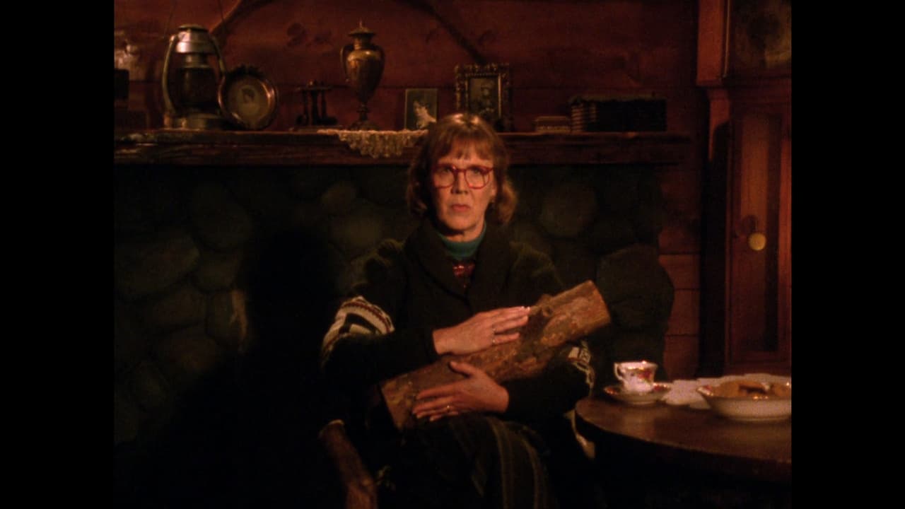 Twin Peaks - Season 0 Episode 41 : Log Lady Introduction - S01E03