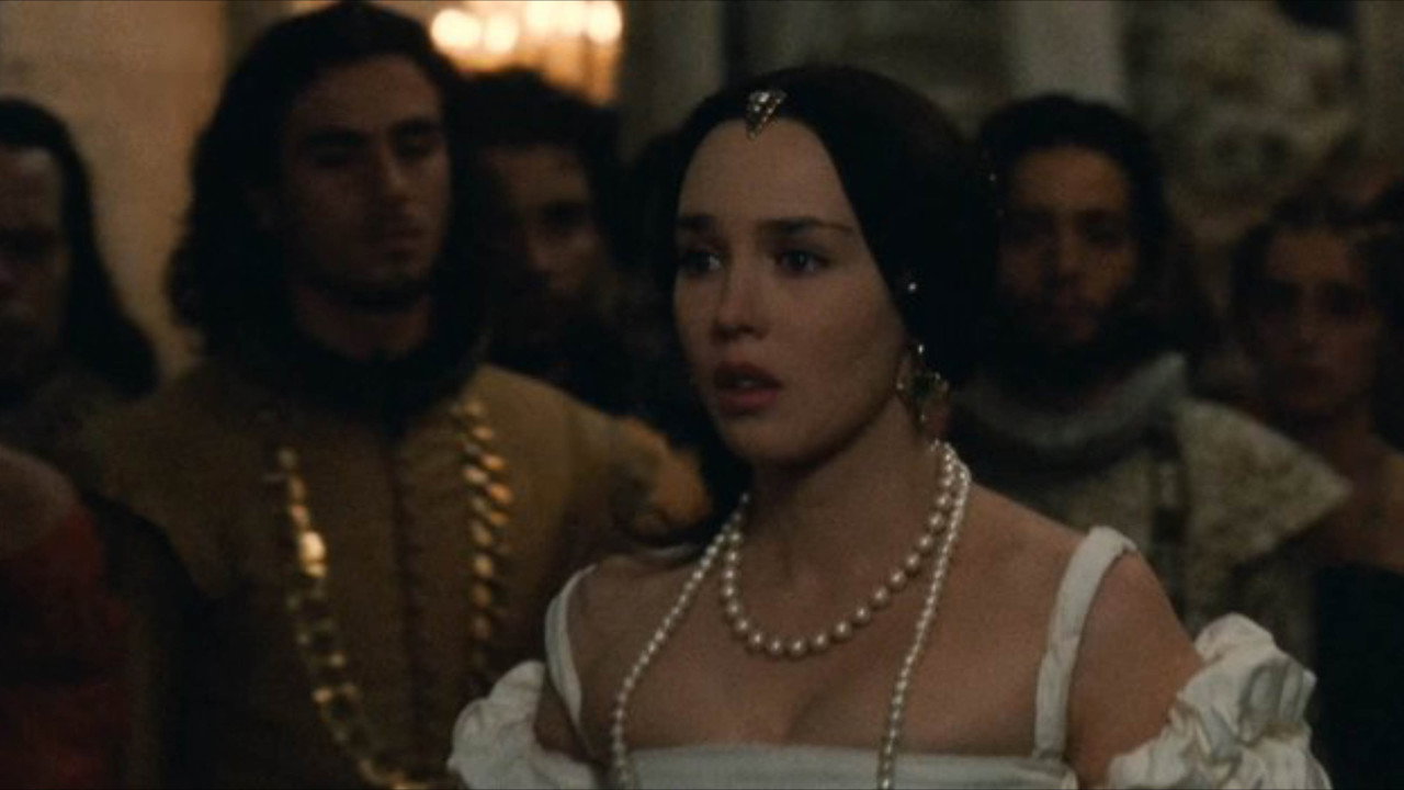 Queen Margot background 25