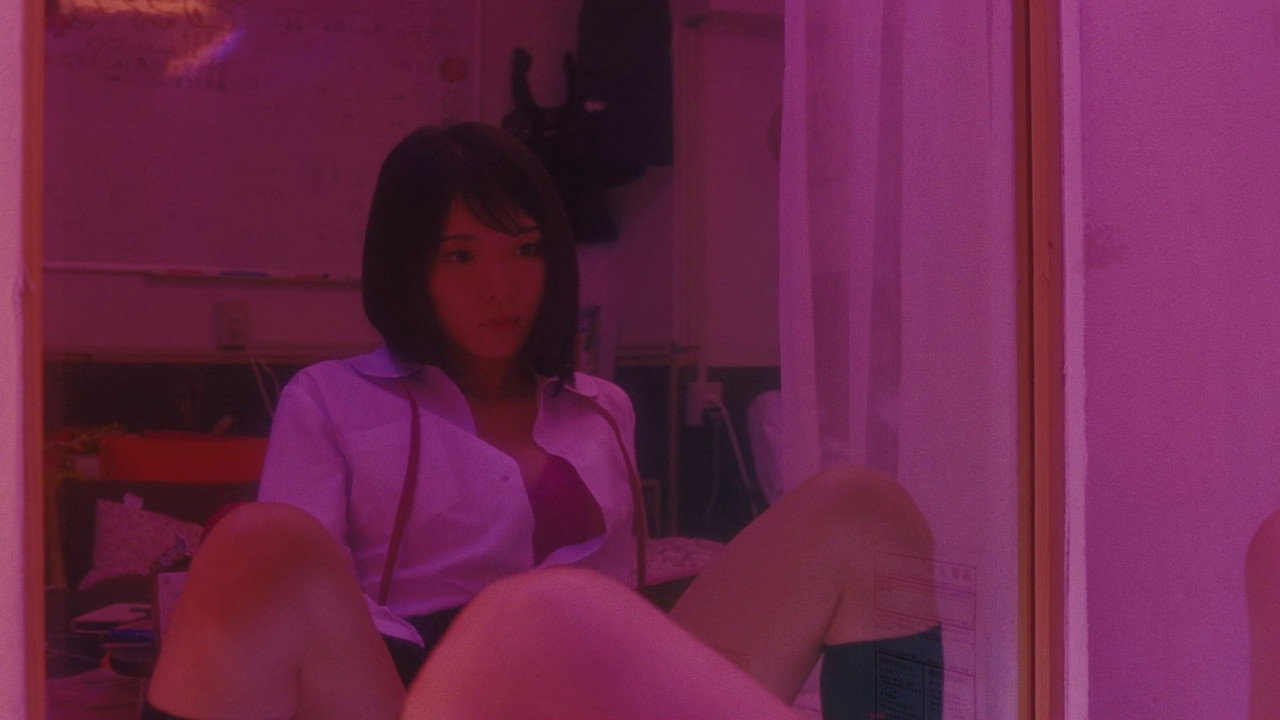 Shoplifters background 100