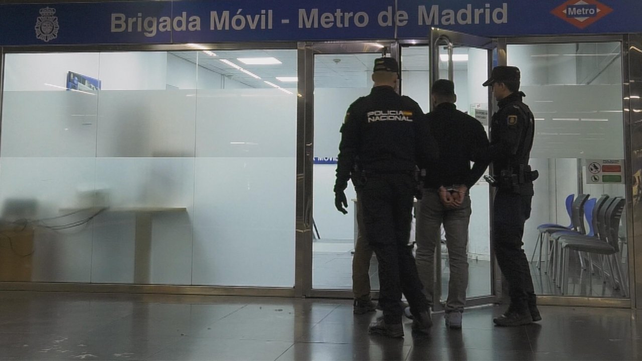 091: Alerta Policía - Season 7 Episode 3 : Episode 3