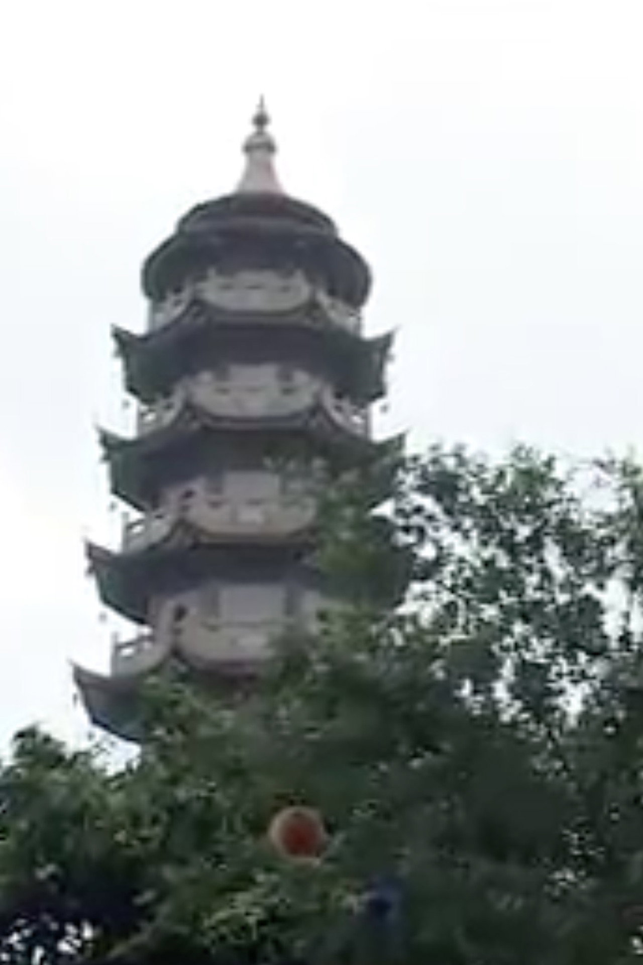 塔园 filmaffisch
