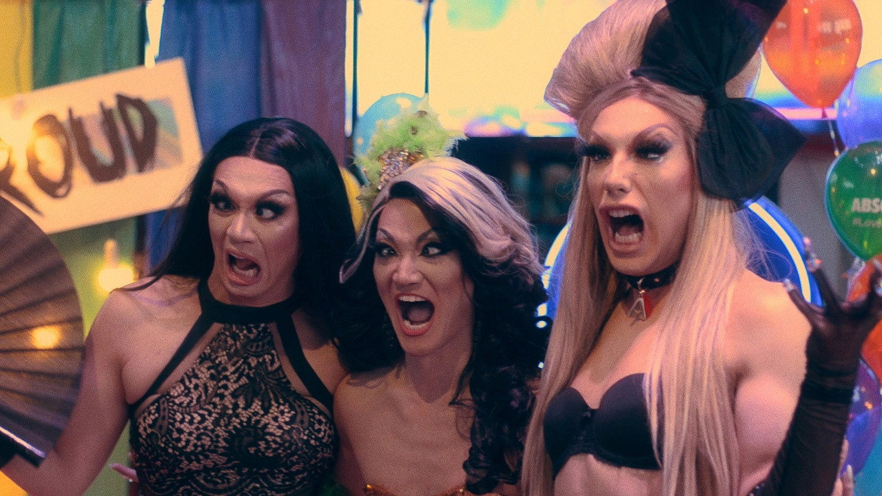 Immagine di copertina del trailer di Invasión Drag