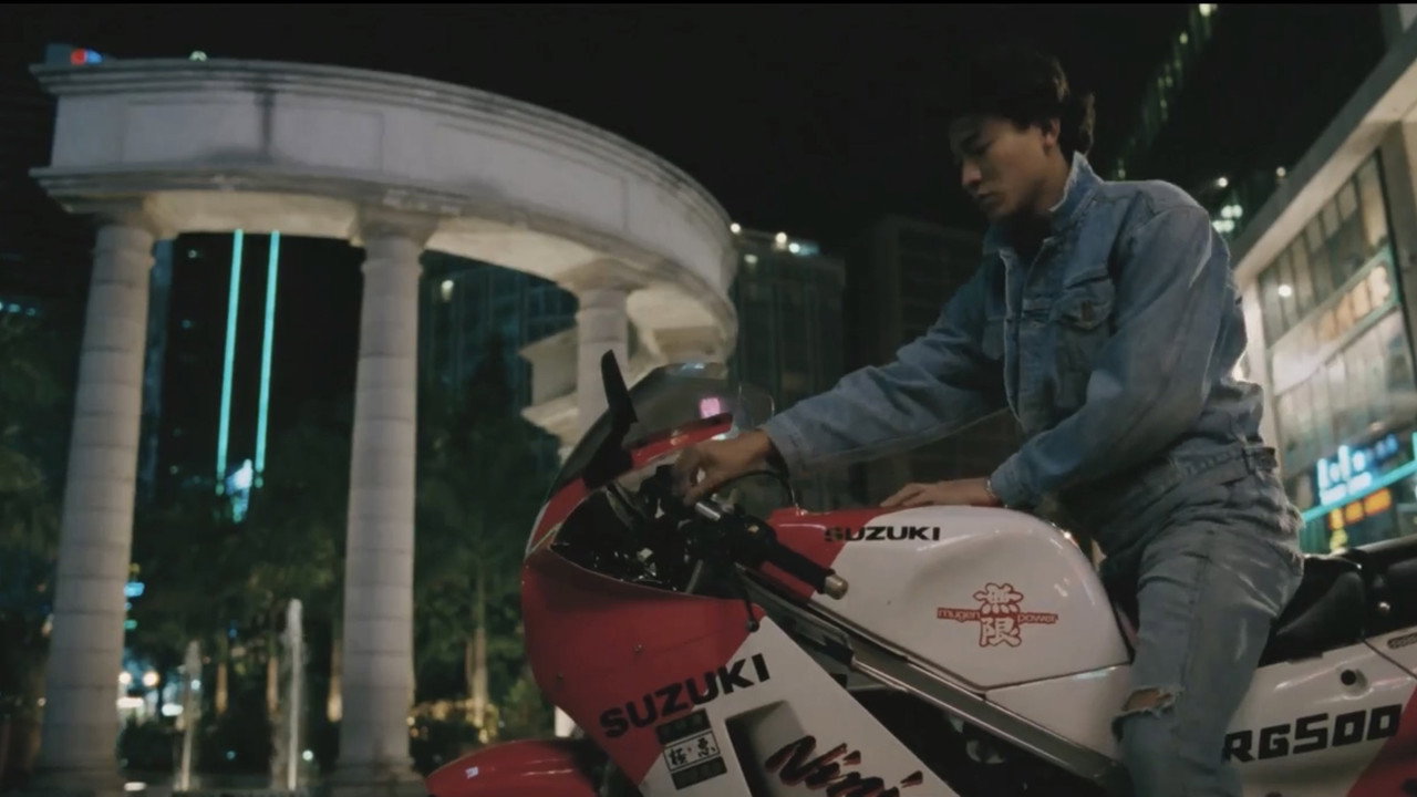 A Moment of Romance still 10