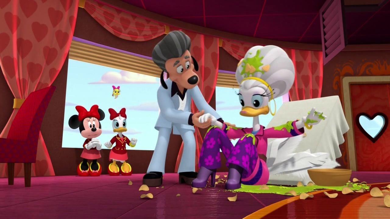 Mickey and the Roadster Racers - Season 1 Episode 24 : The Happiest Helpers Cruise!