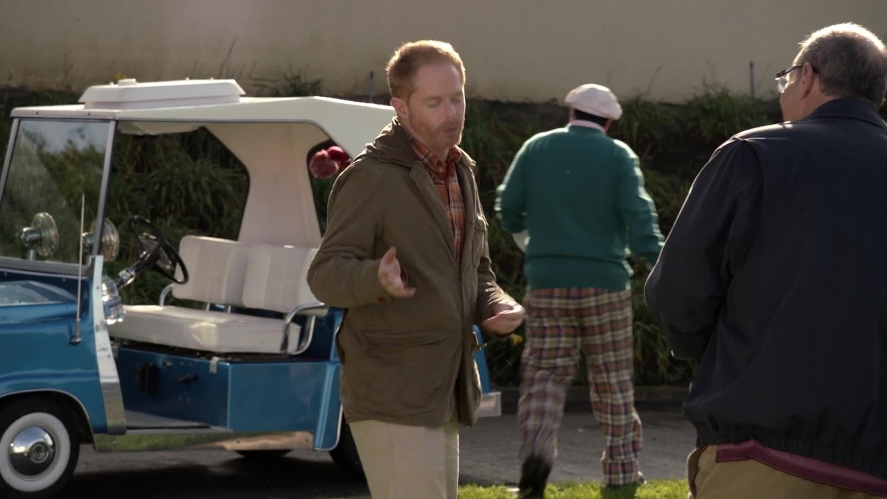 Modern Family - Season 4 Episode 14 : A Slight at the Opera