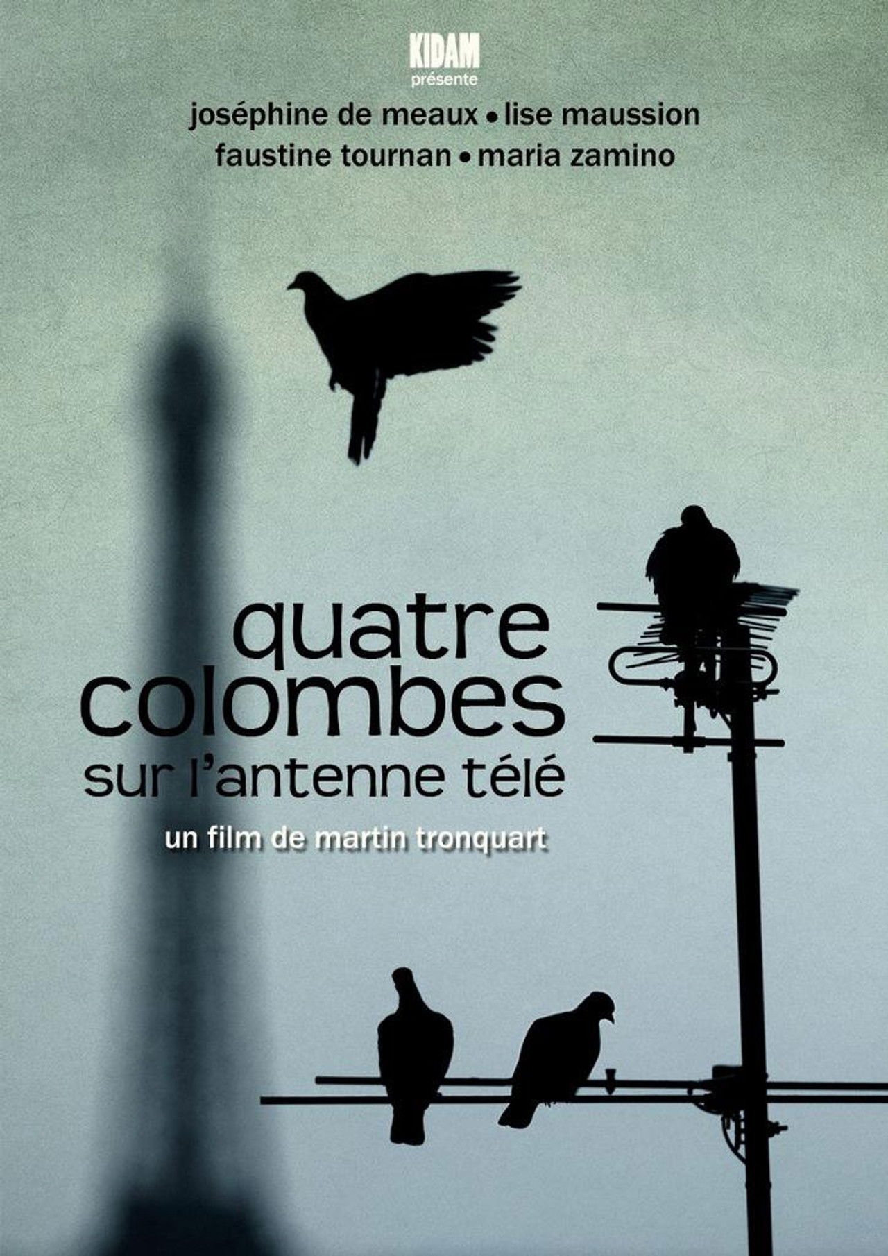 Quatre colombes sur l'antenne télé Backdrop
