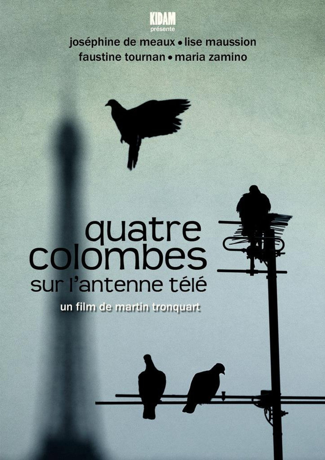 Quatre colombes sur l'antenne télé