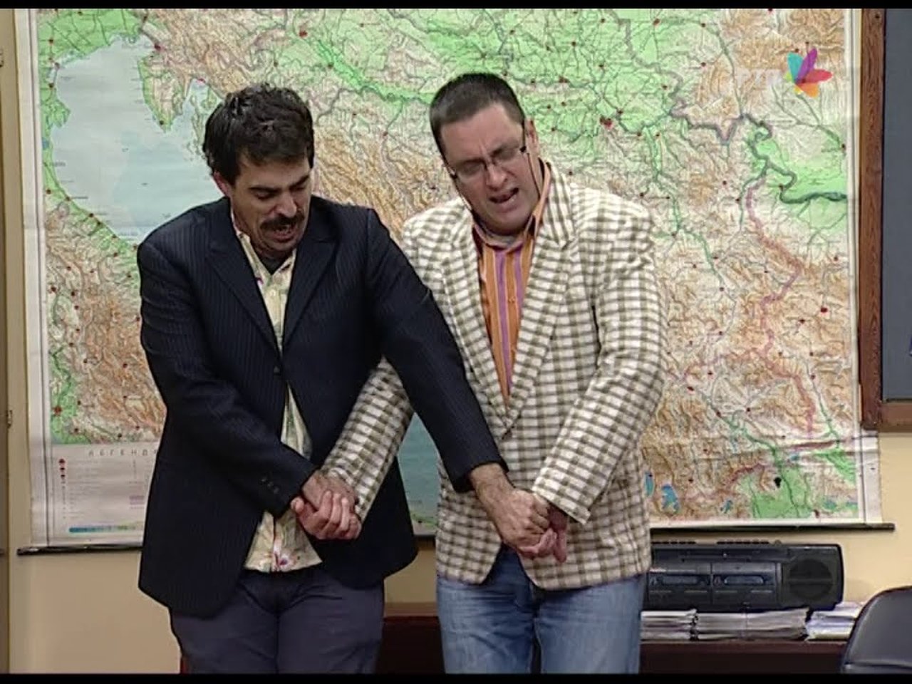 Državni posao - Season 4 Episode 51 : 642 Tri polutke