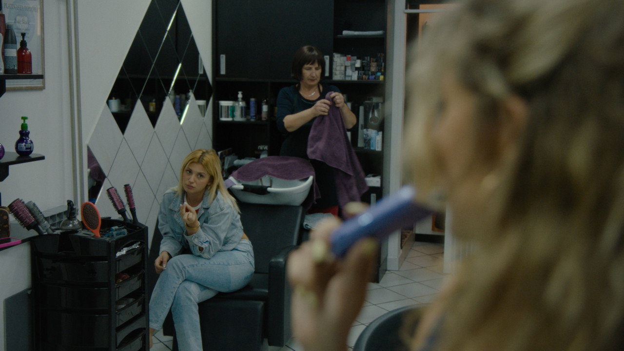 Root Touch-Up still 2
