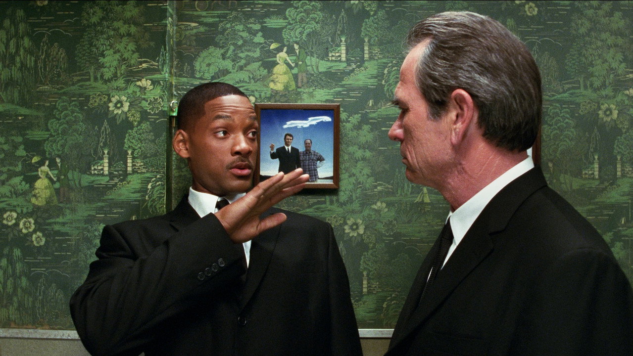 Men in Black II background 38