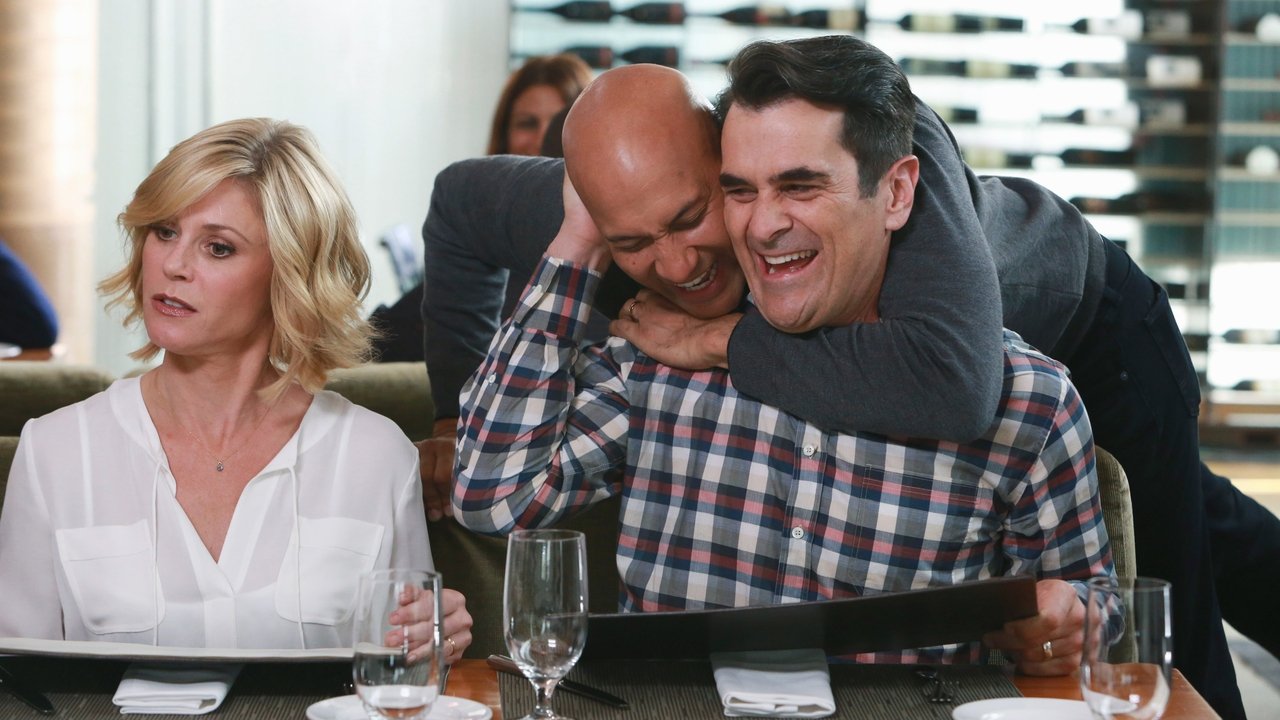 Modern Family - Season 7 Episode 10 : Playdates