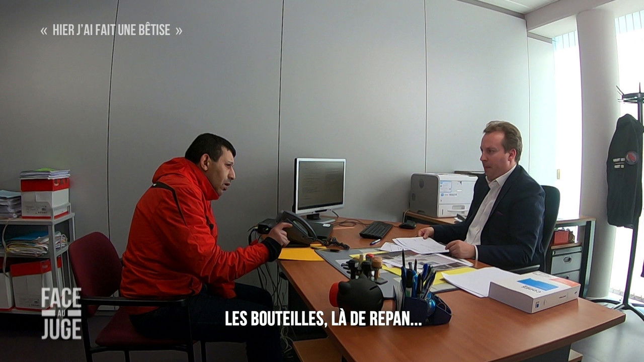 Face au juge — «Dans les bureaux il y a souvent des trucs à grignoter»