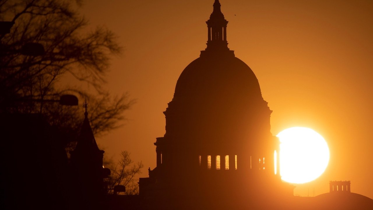 PBS NewsHour - Season 46 Episode 27 : February 8, 2021