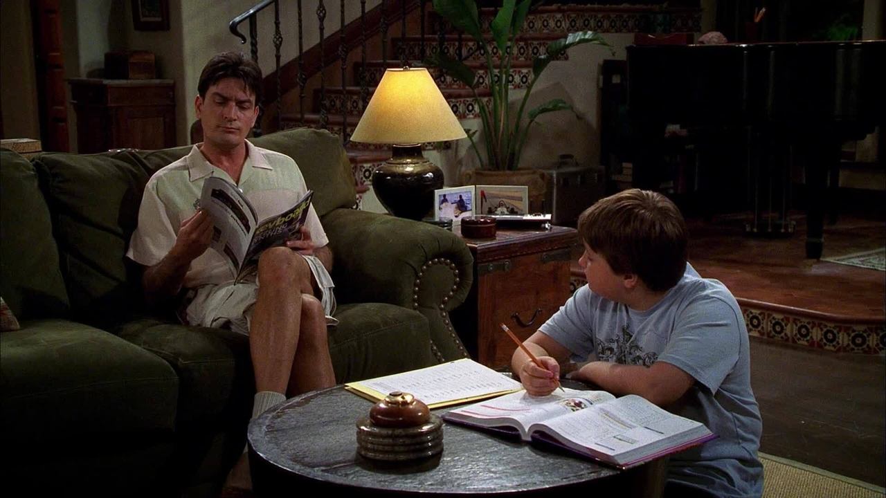 Two and a Half Men - Season 4 Episode 4 : A Pot Smoking Monkey