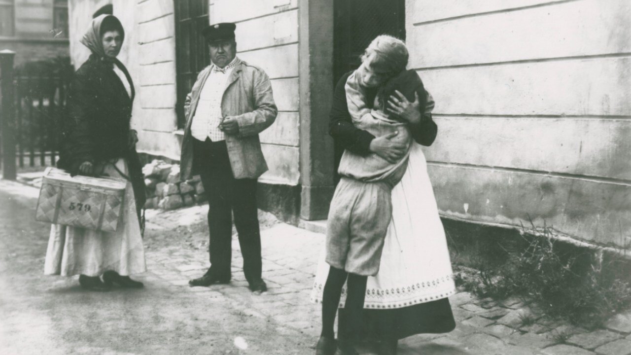 title image