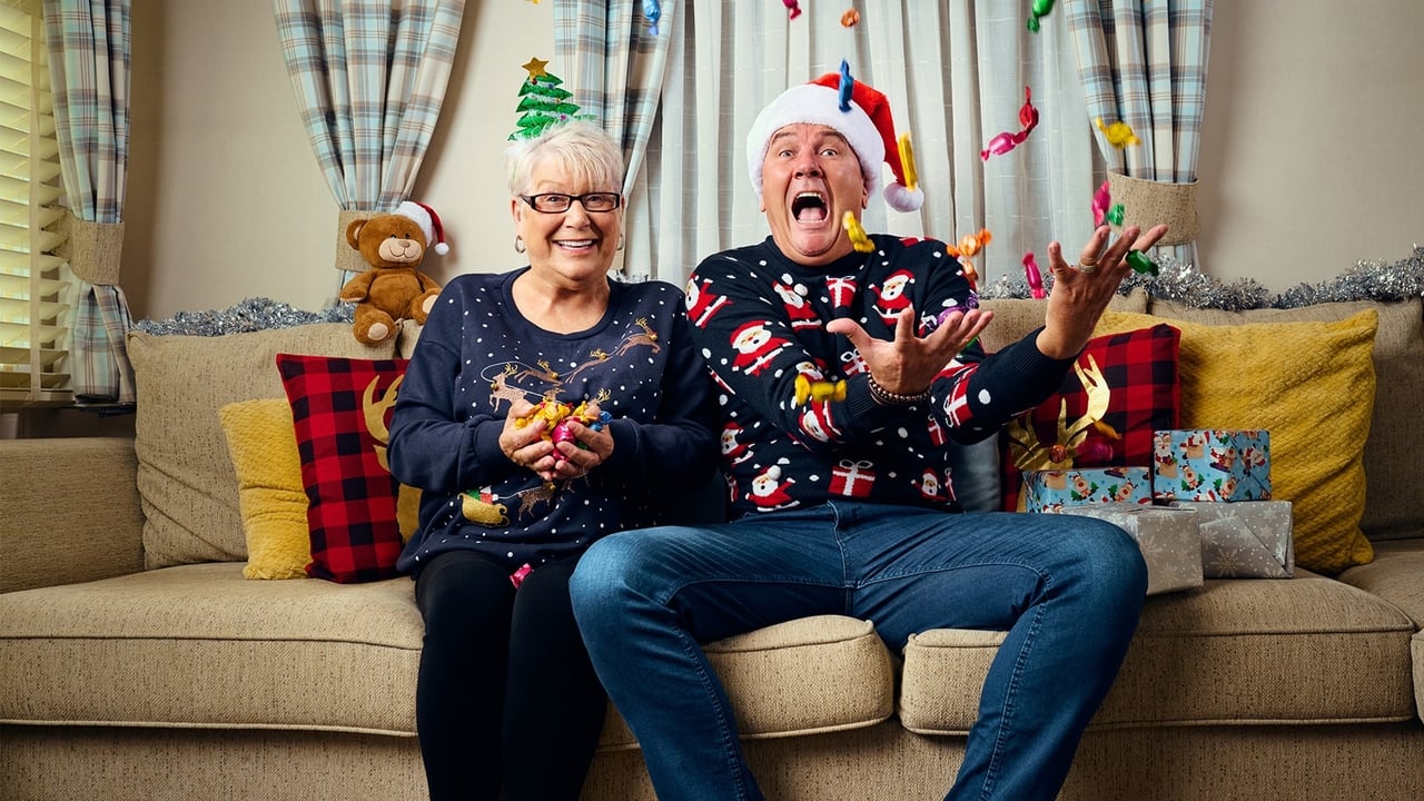 Gogglebox - Season 22 Episode 16 : Gogglebox Festive Special