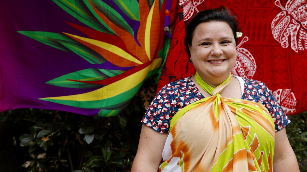 Cruising with Susan Calman - Season 3 Episode 3 : Tahiti and French Polynesia (2)