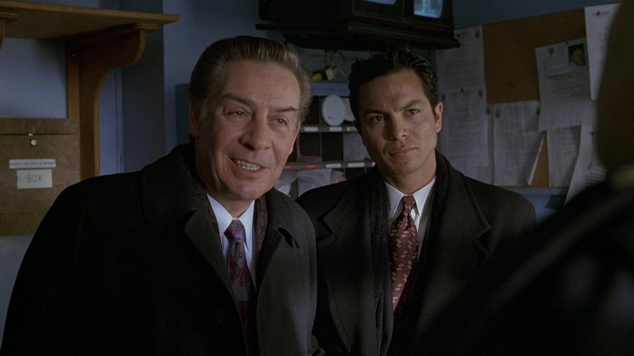 Law & Order - Season 8 Episode 16 : Divorce