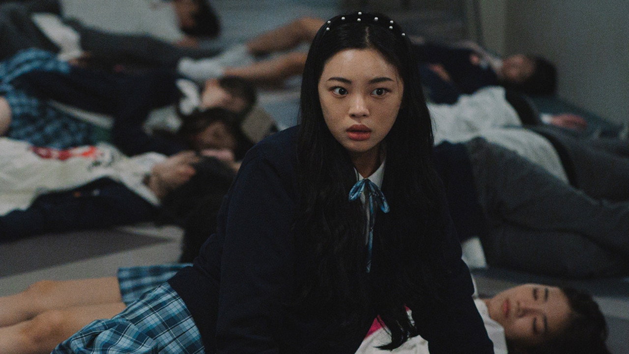 Bản Ngã Trong Bóng Đêm: Khi Trò Chơi Mafia Trở Thành Bản Án Nhân Loại cinematic still