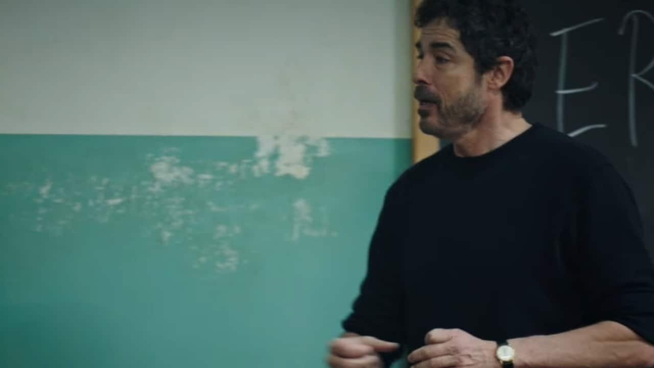 Un Professore - Season 2 Episode 1 : Episode 1