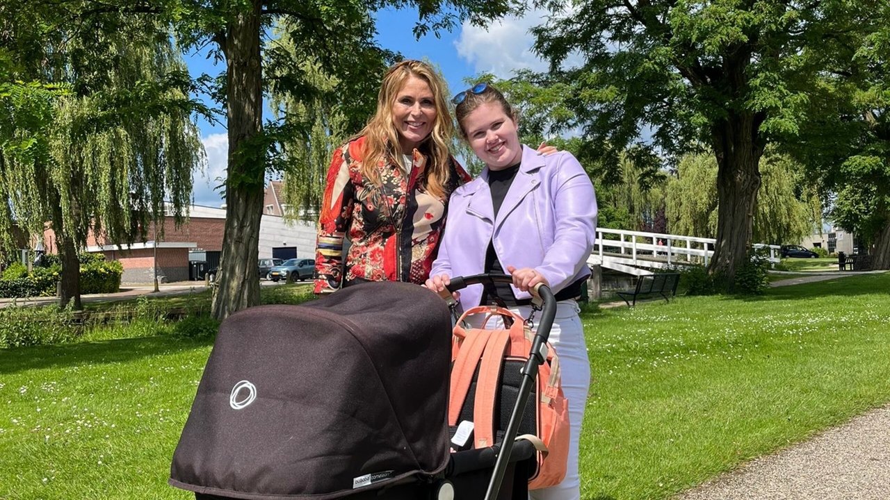 Vier handen op één buik - Season 11 Episode 3 : Larissa M and Heleen van Royen