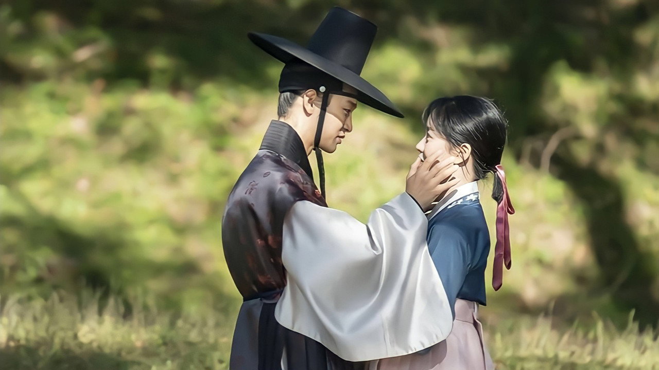 Mặt Nạ Và Vương Miện: Cuộc Giải Cấu Trúc Giới Tính Trong 'Tiểu Sử Chàng Nokdu' cinematic still