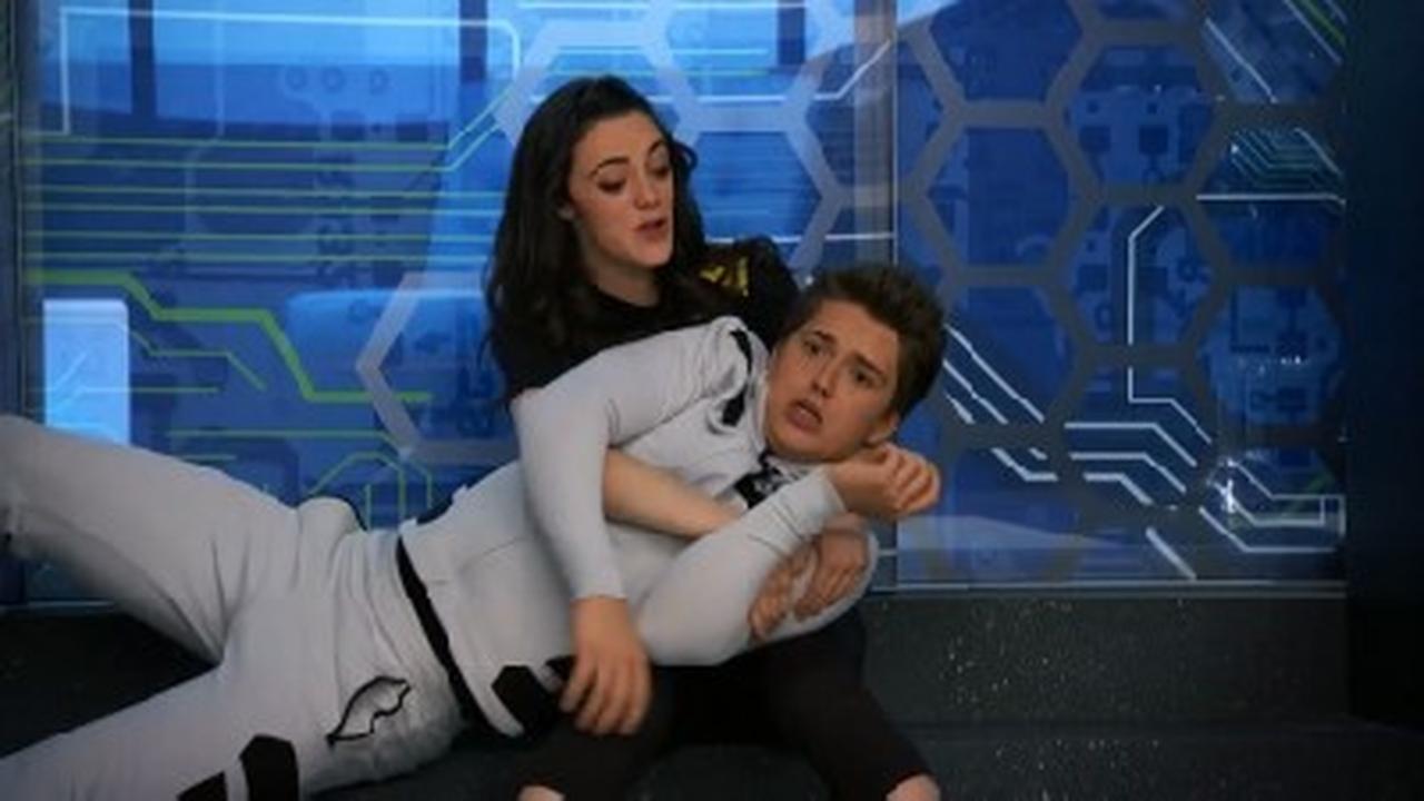 Lab Rats - Season 4 Episode 10 : Spike vs. Spikette