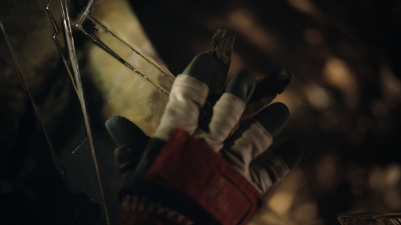 Thoát Khỏi Tận Thế - Backdrop 25