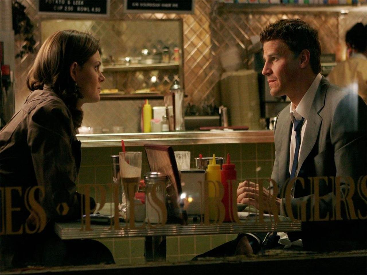 Bones - Season 2 Episode 21 : Stargazer in a Puddle