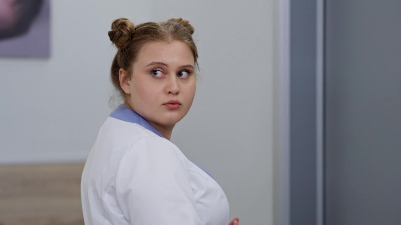 Female Doctor. New Life - Season 2 Episode 9 : Episode 9