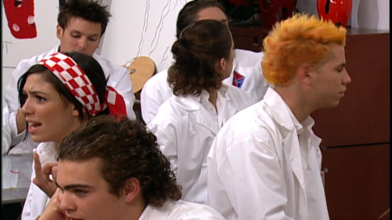 Rebelde - Season 2 Episode 49 : El fraude de la moto